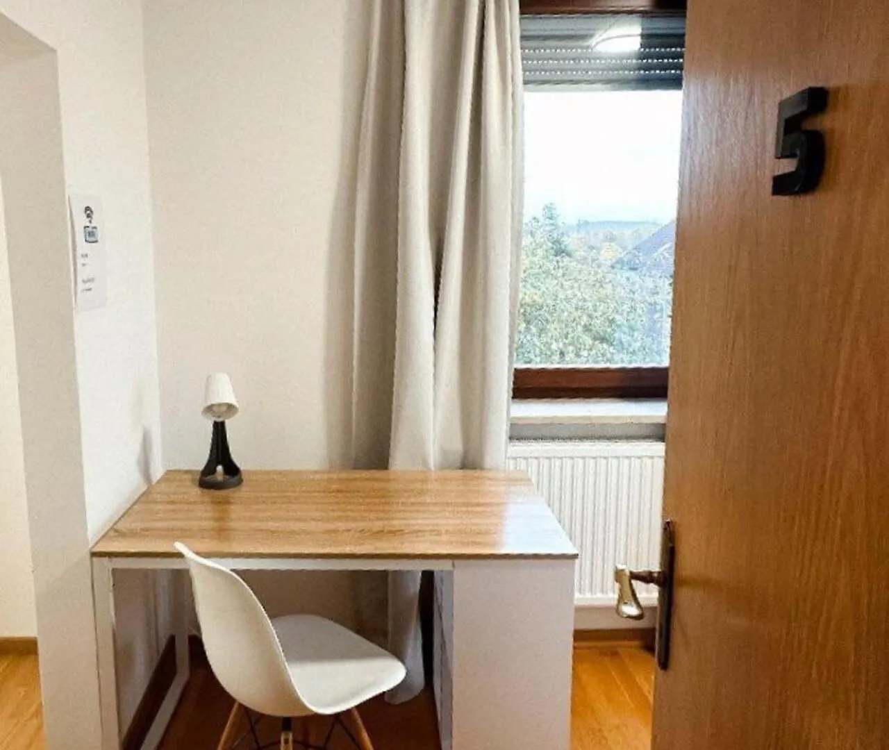 Sali Homes K39 Monte-Carlo -Spacious 6-Bedroom Apartment With Terrace And Garden Views In Bayreuth Ideal For Groups
